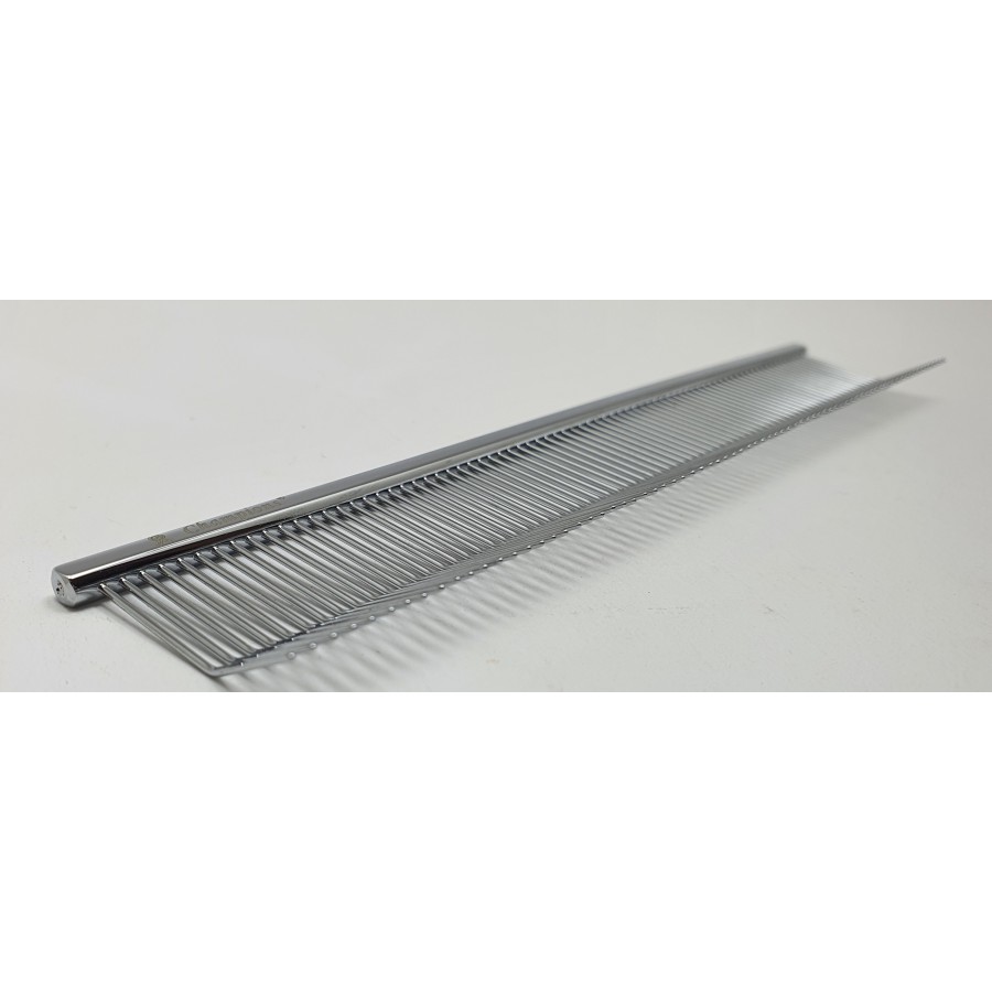 'Tört' fogazatú fém fésű, normál fogsűrűség, ovális profil, 19 cm hossz, 3,4 cm foghosszúság
